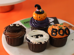 Assorted Halloween Cupcakes pack of 4 🟡